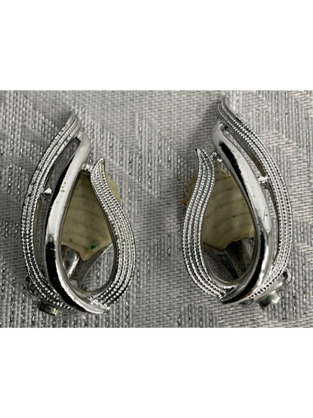 Vintage Sarah Coventry Silver Clip-On Earrings - Elegant Swirl Design